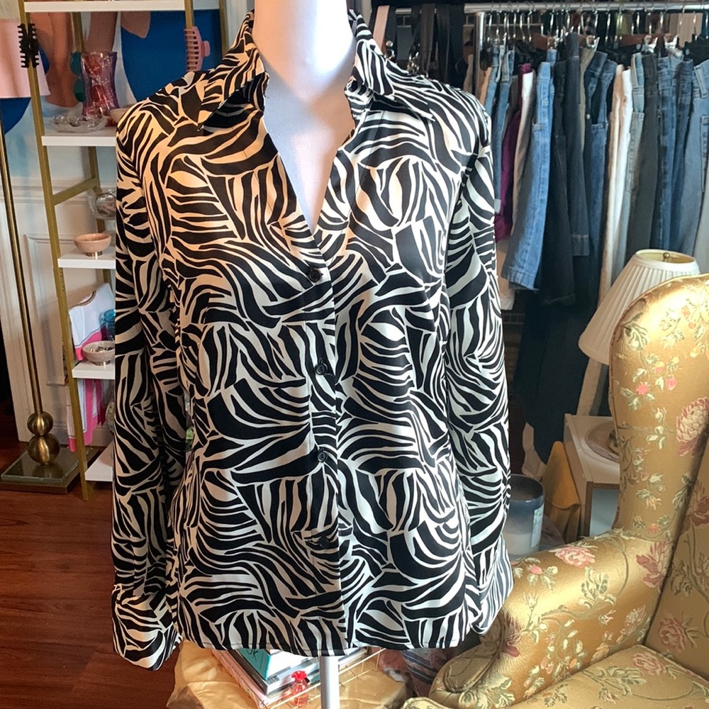 💗Zebra print button up v-neck blouse